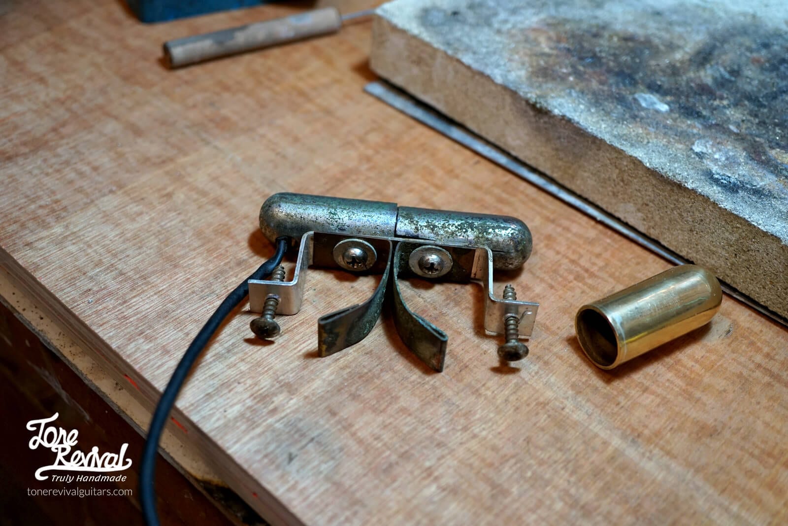 How do magnetic Guitar pickups work custom guitar pickups