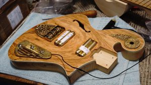 Lightwight Guittar Thunderchild Veloce custom guitar - Rare Wild Local Salvaged Rosewood - The making of pic